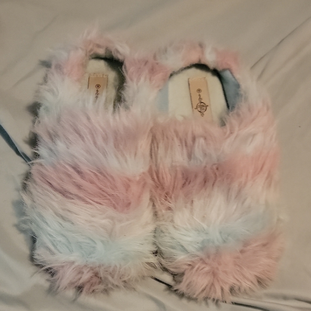 Fuzzy Multicolor Slippers - Picture 4 of 4